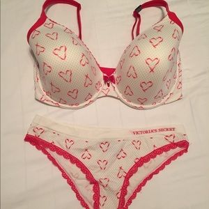 NWT Victoria Secret Perfect Coverage Bra 36DDD